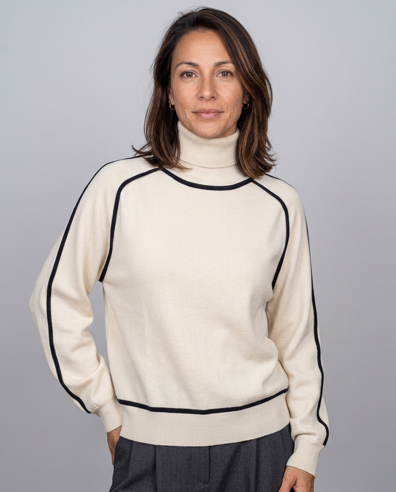Dolcevita in Maglia con Profili a Contrasto