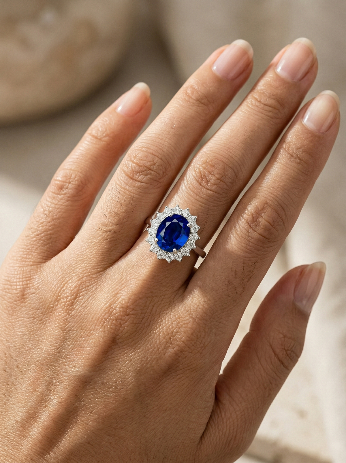 Diana — Anello a Onde con Zirconi