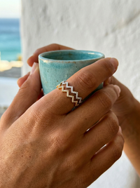 Martina — Anello a Zigzag con Zirconi