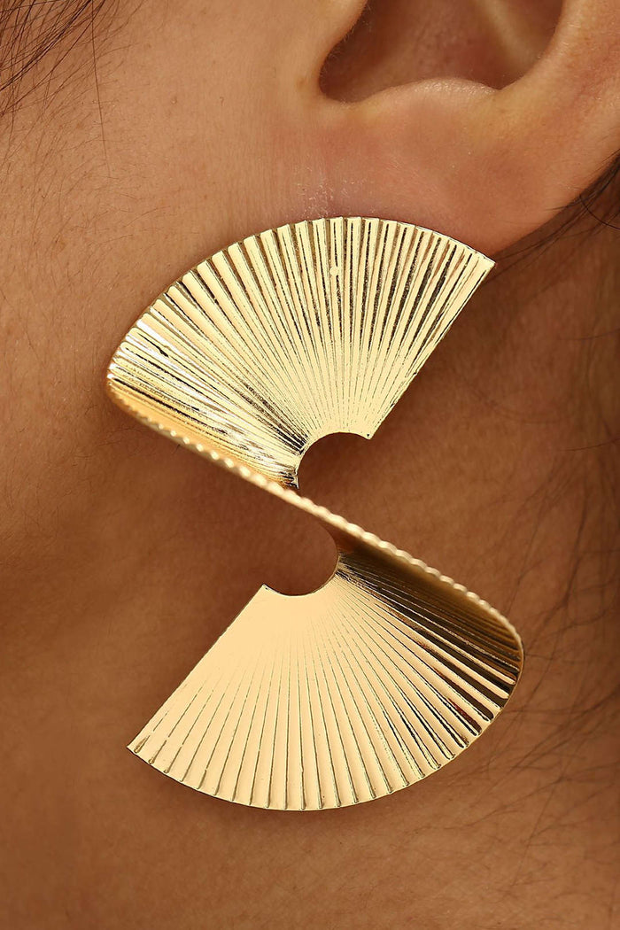 Pendientes de metal plisado