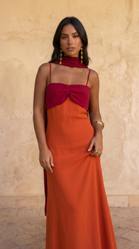 Zahara | Abito arancione con scollo rosso (PRE ORDINE 12-13 GIUGNO)