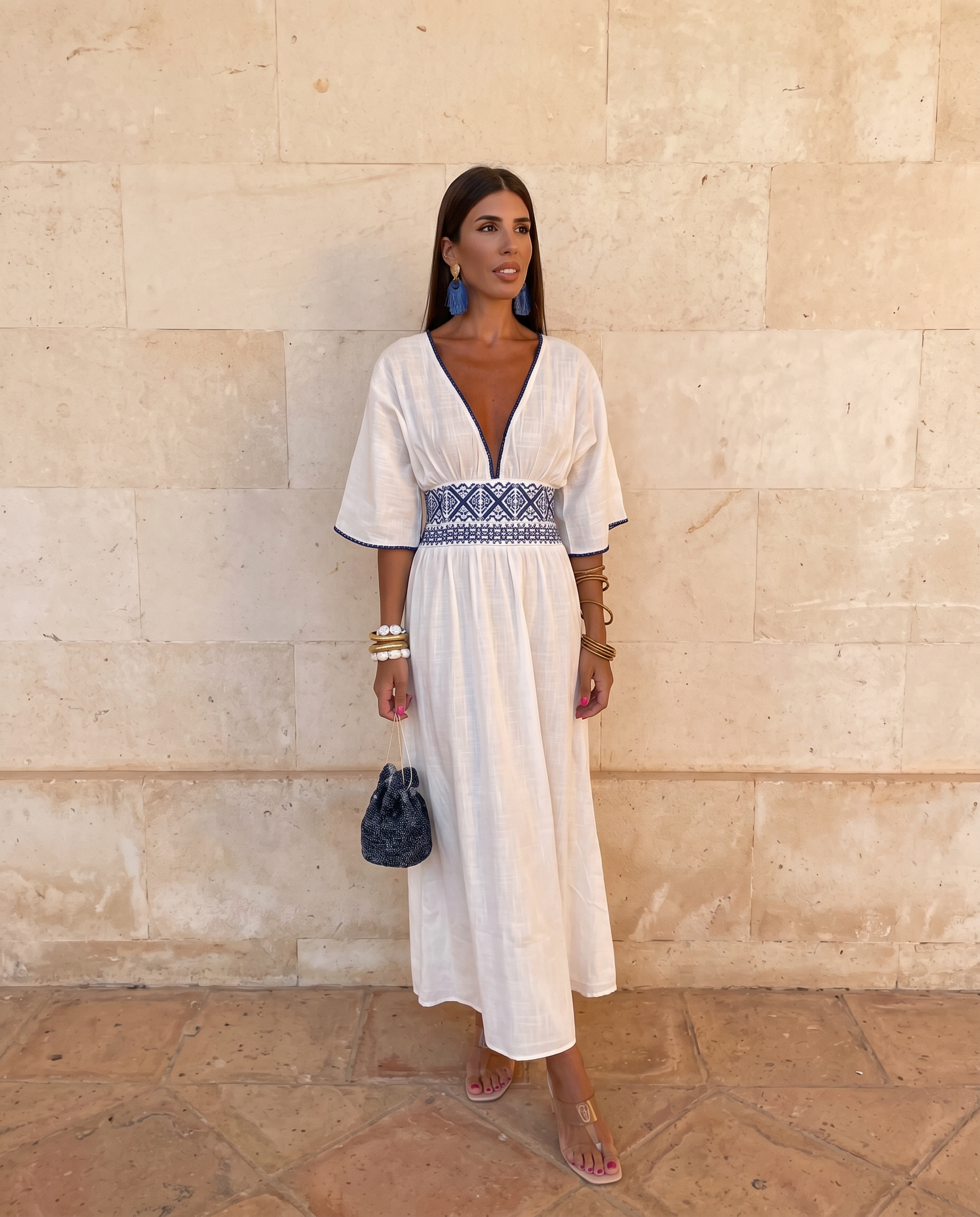 Serena | Abito Lungo Ricamato con Scollo a V