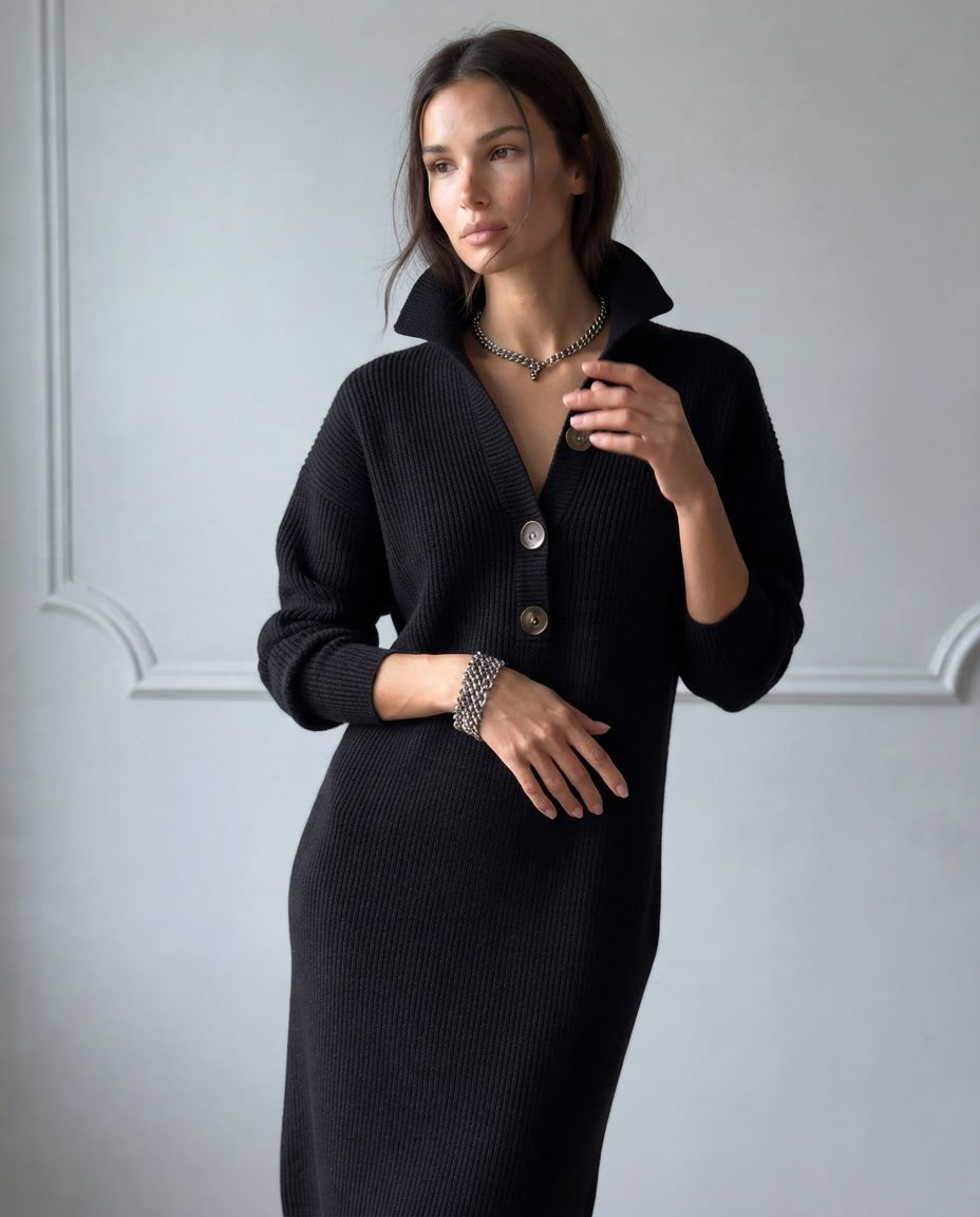 Robe midi en maille côtelée à col roulé et boutons