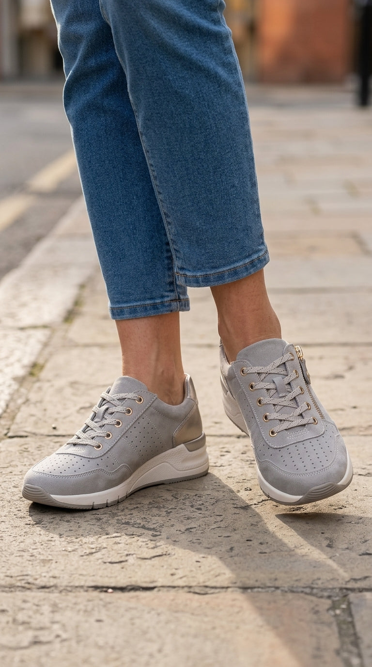 Sneakers con Zeppa Interna e Zip