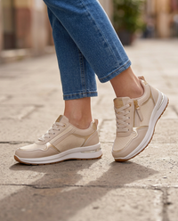 Sneakers Comode con Zip e Dettagli Metallizzati