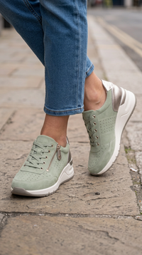 Sneakers con Zeppa Interna e Zip
