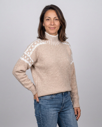 Maglione a Collo Alto con Motivo Jacquard sulle Spalle