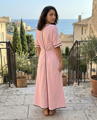 Emma | Abito Midi con Scollo a V, Manica Corta e Vita Arricciata