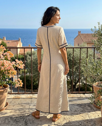 Emma | Abito Midi con Scollo a V, Manica Corta e Vita Arricciata
