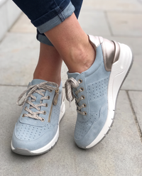 Sneakers con Zeppa Interna e Zip