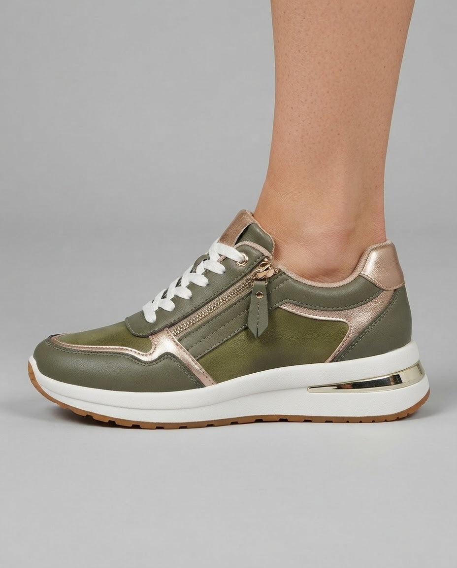 Sneakers Comode con Zip e Dettagli Metallizzati