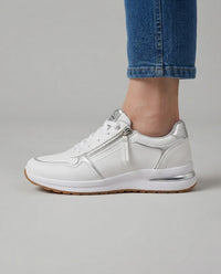 Sneakers Comode con Zip e Dettagli Metallizzati