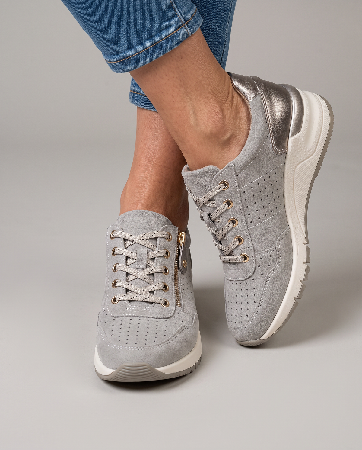Sneakers con Zeppa Interna e Zip