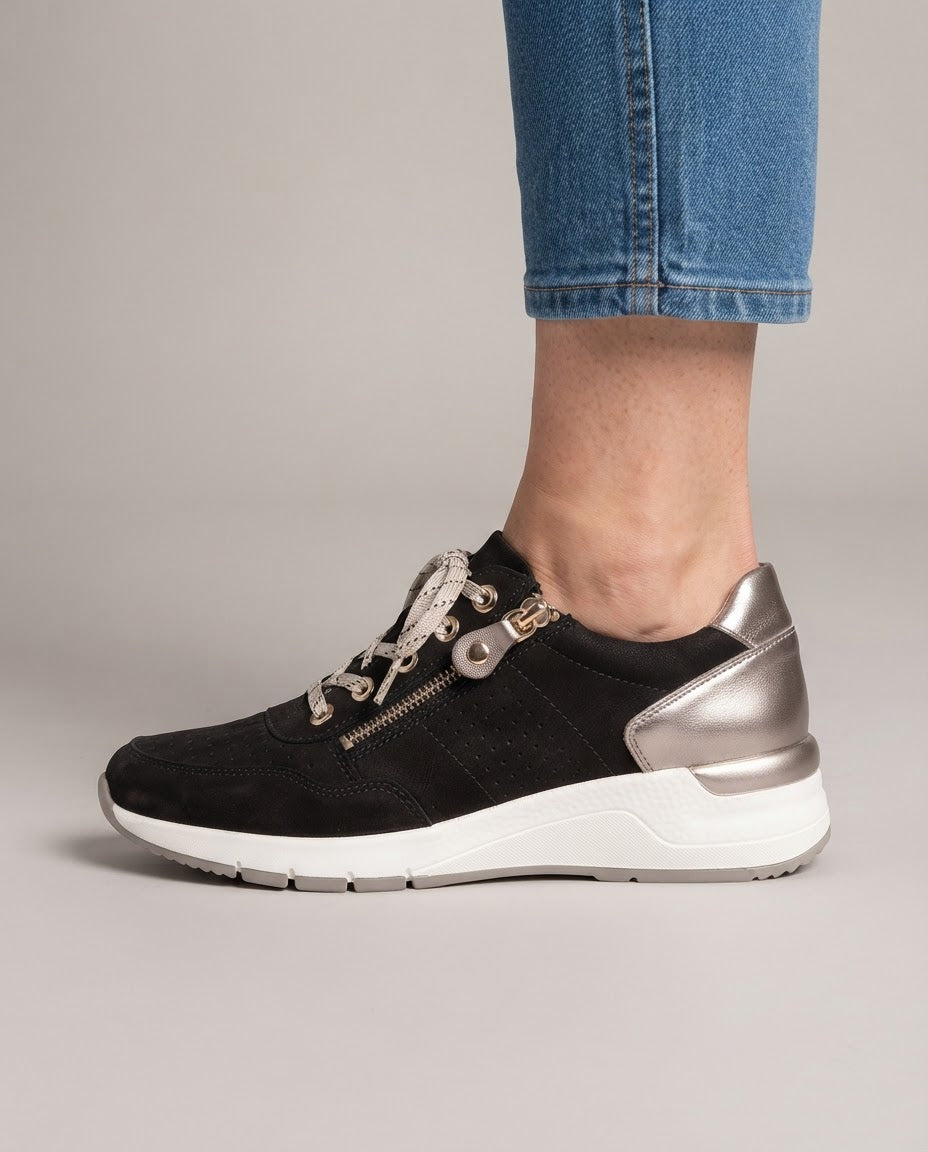 Sneakers con Zeppa Interna e Zip
