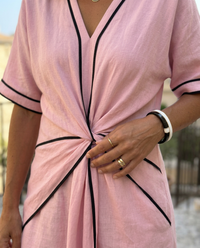 Emma | Abito Midi con Scollo a V, Manica Corta e Vita Arricciata