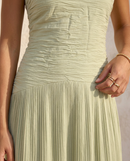 Maddalena | Sophisticated Elegance that Delicately Elongates