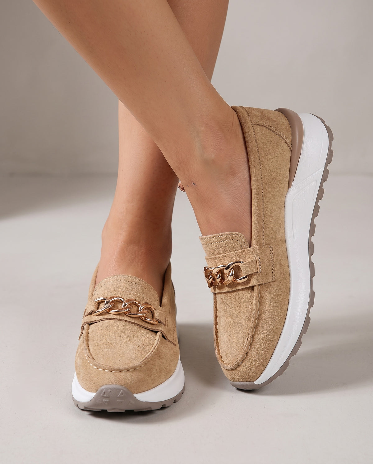 Mocassino Ilaria — Platform Scamosciato con Catena