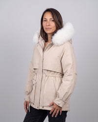 Parka Cervinia con cappuccio in ecopelliccia — Panna