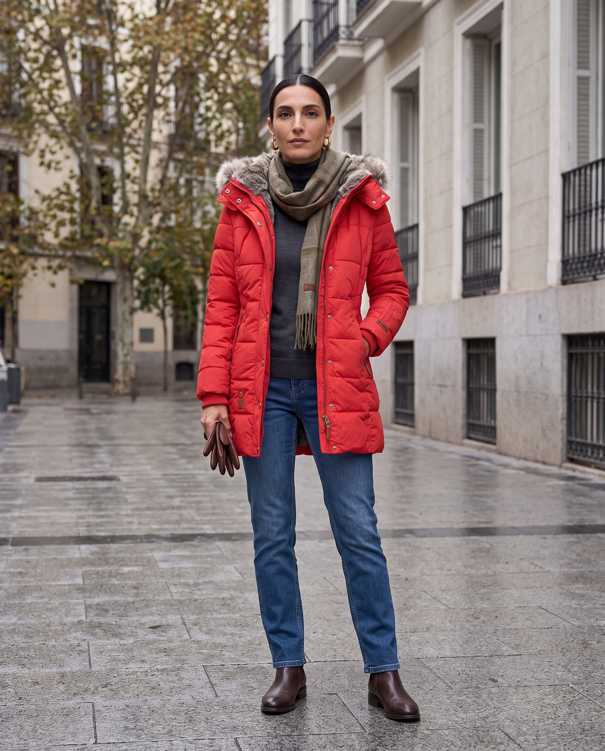 Piumino Cortina trapuntato con cappuccio in ecopelliccia — Rosso