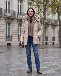 Piumino Cortina trapuntato con cappuccio in ecopelliccia — Beige
